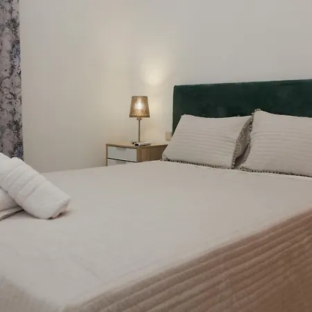 Apsenti House Skopelos Glossa